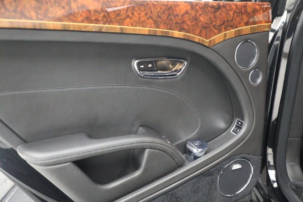 Used 2017 Bentley Mulsanne for sale $149,900 at Pagani of Greenwich in Greenwich CT 06830 28