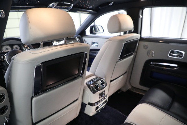 Used 2019 Rolls-Royce Black Badge Ghost for sale $225,900 at Pagani of Greenwich in Greenwich CT 06830 18
