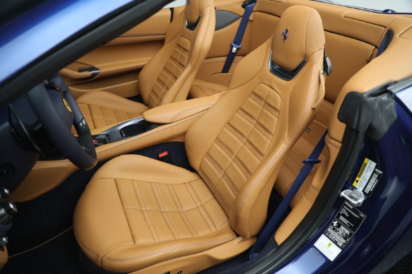 Used 2022 Ferrari Portofino M for sale $324,900 at Pagani of Greenwich in Greenwich CT 06830 21