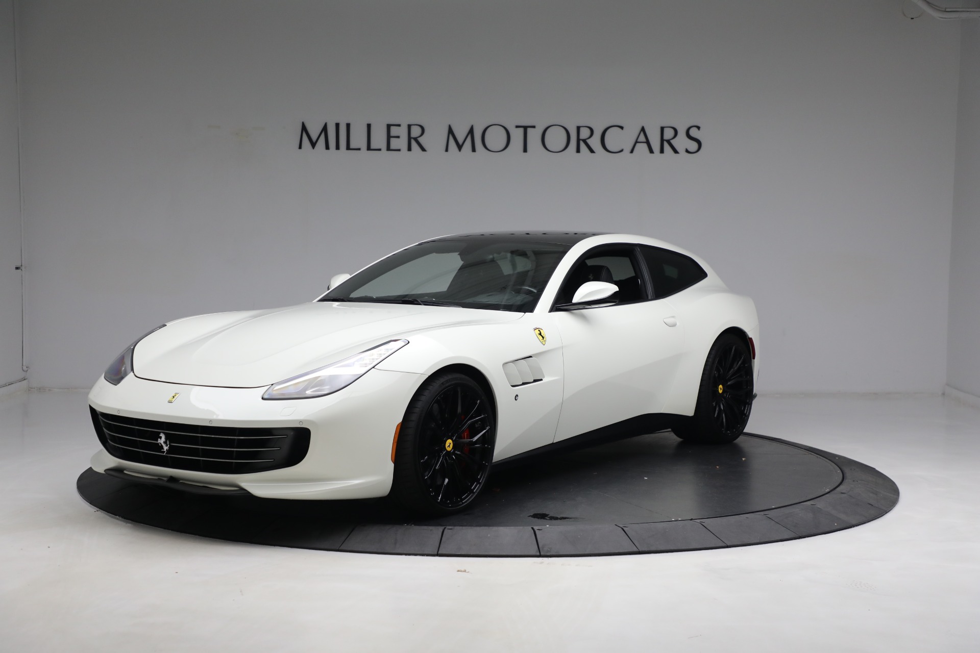 Used 2018 Ferrari GTC4Lusso for sale $225,900 at Pagani of Greenwich in Greenwich CT 06830 1