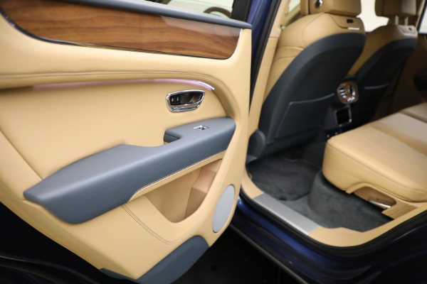 Used 2023 Bentley Bentayga V8 for sale $183,900 at Pagani of Greenwich in Greenwich CT 06830 26