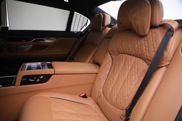 Used 2022 BMW 7 Series ALPINA B7 xDrive for sale $109,900 at Pagani of Greenwich in Greenwich CT 06830 25