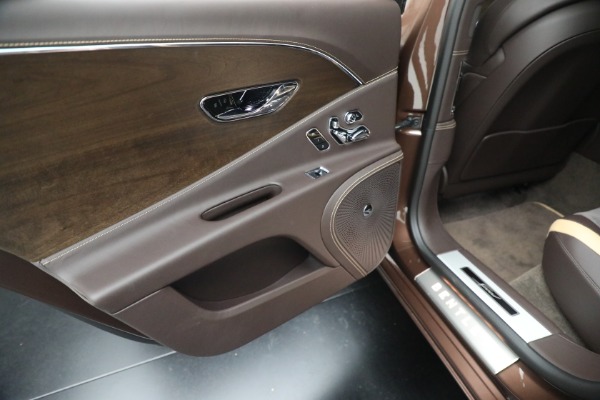 Used 2023 Bentley Flying Spur Speed for sale $289,900 at Pagani of Greenwich in Greenwich CT 06830 19