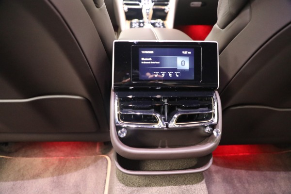 Used 2023 Bentley Flying Spur Speed for sale $289,900 at Pagani of Greenwich in Greenwich CT 06830 26