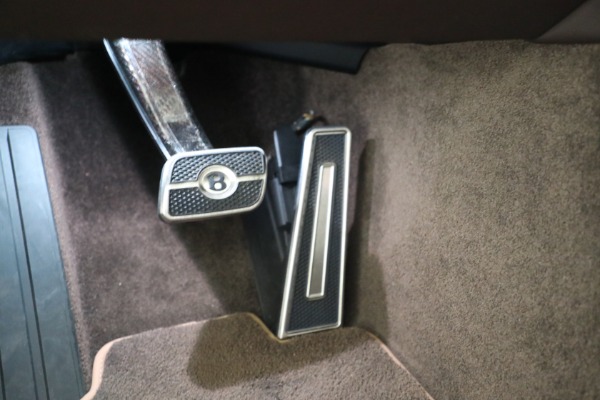 Used 2023 Bentley Flying Spur Speed for sale $289,900 at Pagani of Greenwich in Greenwich CT 06830 28