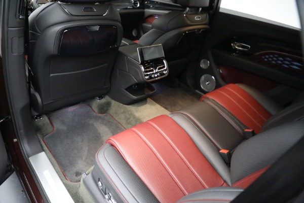 Used 2023 Bentley Bentayga EWB Azure V8 for sale $264,900 at Pagani of Greenwich in Greenwich CT 06830 28
