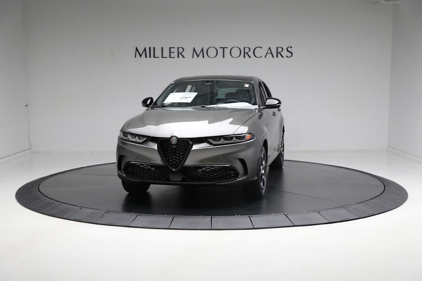 New 2024 Alfa Romeo Tonale Veloce for sale $55,800 at Pagani of Greenwich in Greenwich CT 06830 1