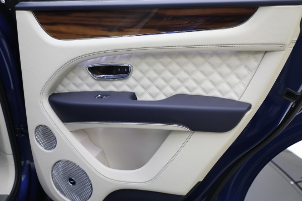 New 2023 Bentley Bentayga Azure Hybrid for sale Sold at Pagani of Greenwich in Greenwich CT 06830 25