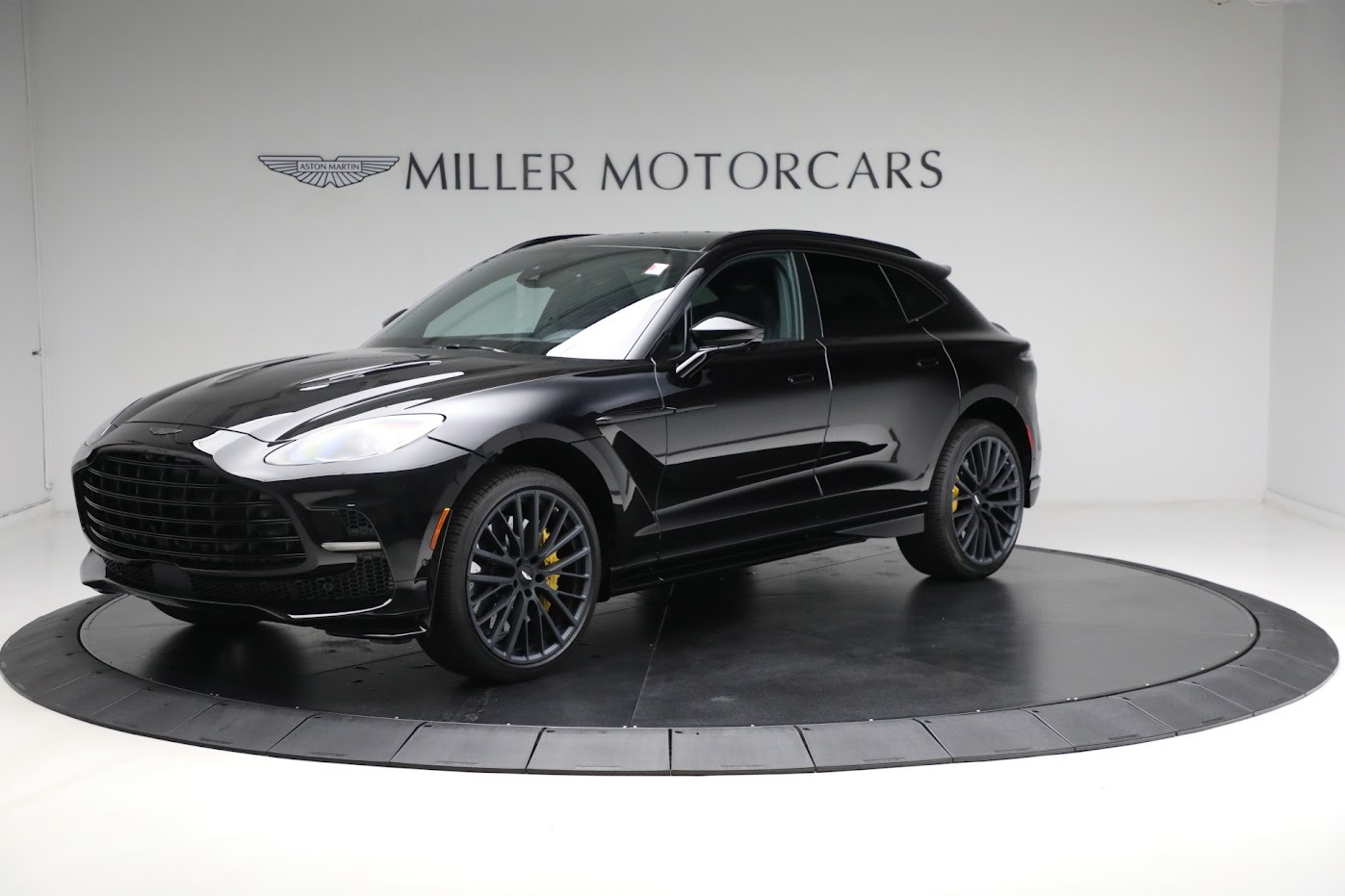 New 2024 Aston Martin DBX 707 for sale $277,316 at Pagani of Greenwich in Greenwich CT 06830 1