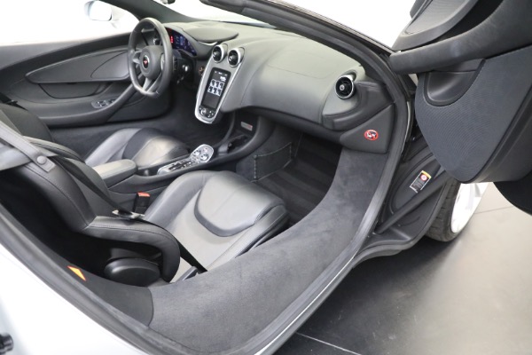 Used 2018 McLaren 570S Spider for sale Sold at Pagani of Greenwich in Greenwich CT 06830 26