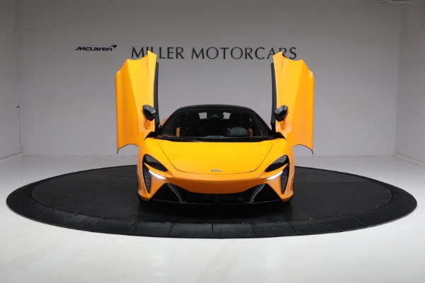 New 2024 McLaren Artura Performance for sale $278,233 at Pagani of Greenwich in Greenwich CT 06830 15