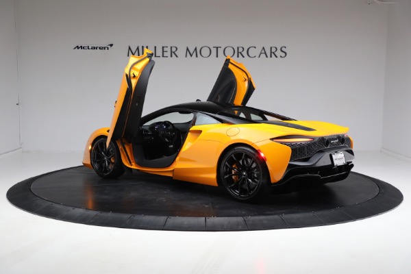 New 2024 McLaren Artura Performance for sale $278,233 at Pagani of Greenwich in Greenwich CT 06830 18