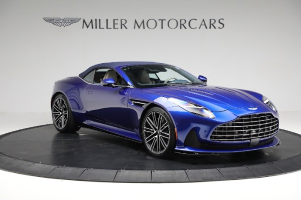 Used 2024 Aston Martin DB12 Volante for sale $289,900 at Pagani of Greenwich in Greenwich CT 06830 18