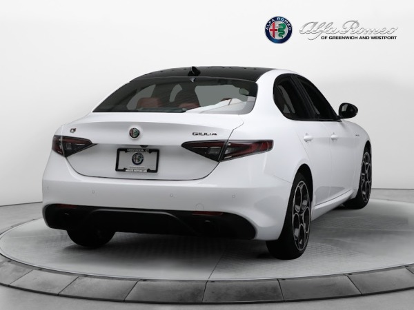 New 2024 Alfa Romeo Giulia Veloce for sale $55,985 at Pagani of Greenwich in Greenwich CT 06830 13