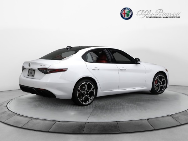 New 2024 Alfa Romeo Giulia Veloce for sale $55,985 at Pagani of Greenwich in Greenwich CT 06830 14