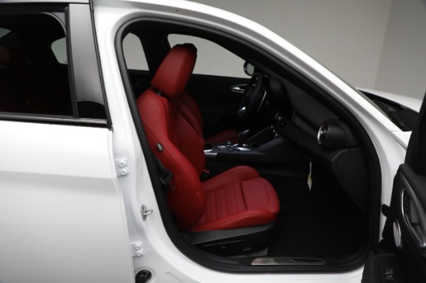 New 2024 Alfa Romeo Giulia Veloce for sale Sold at Pagani of Greenwich in Greenwich CT 06830 26