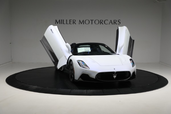 New 2023 Maserati MC20 Cielo for sale $332,095 at Pagani of Greenwich in Greenwich CT 06830 24