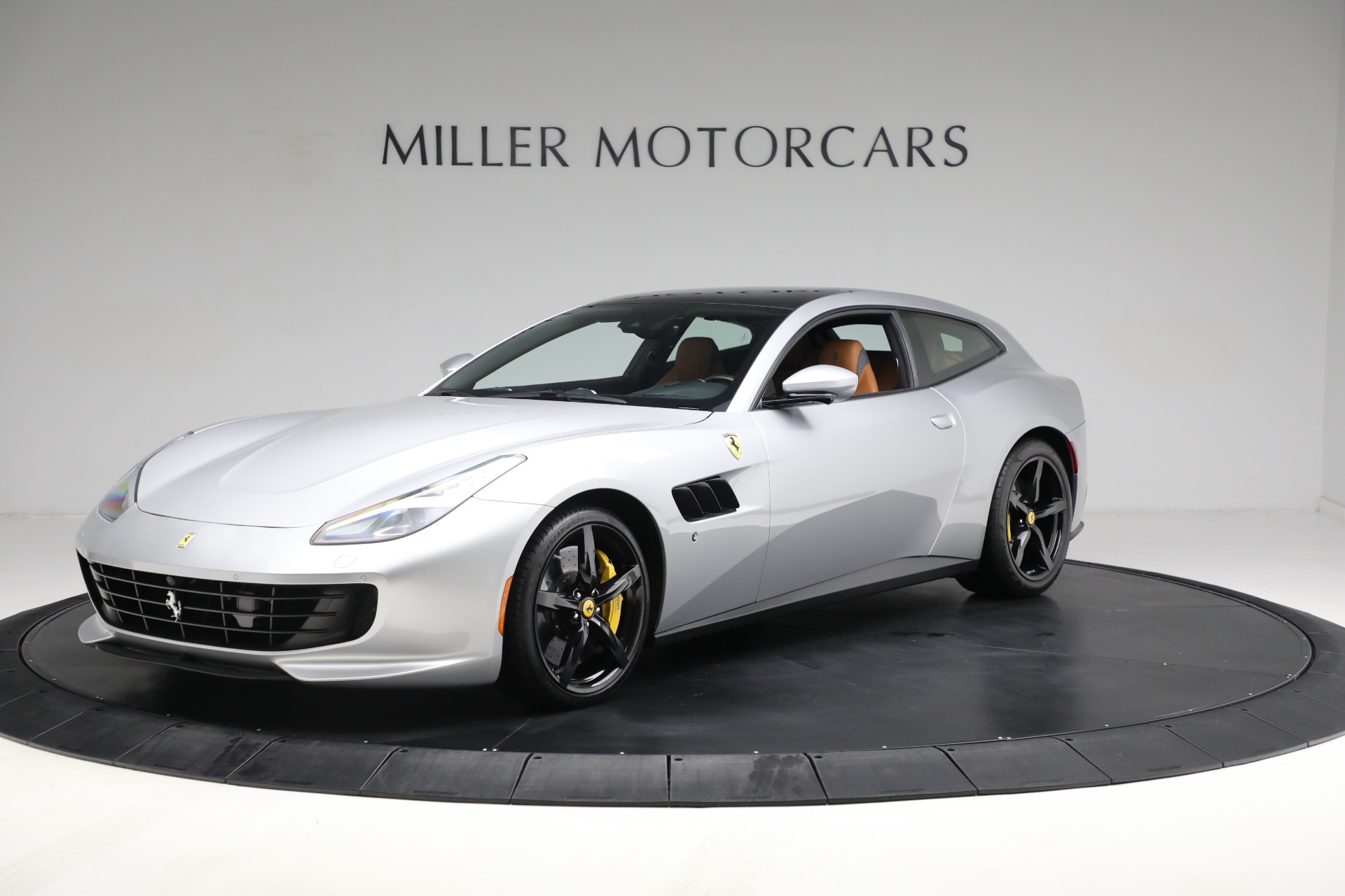 Used 2020 Ferrari GTC4Lusso for sale $259,900 at Pagani of Greenwich in Greenwich CT 06830 1