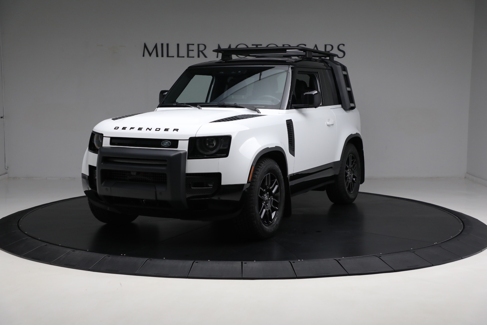 Used 2023 Land Rover Defender 90 X-Dynamic SE for sale $71,900 at Pagani of Greenwich in Greenwich CT 06830 1