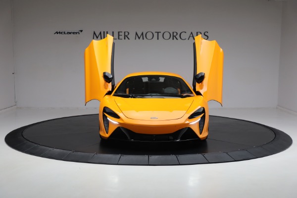 New 2024 McLaren Artura for sale $276,833 at Pagani of Greenwich in Greenwich CT 06830 13