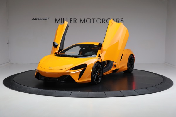 New 2024 McLaren Artura for sale $276,833 at Pagani of Greenwich in Greenwich CT 06830 14