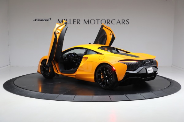 New 2024 McLaren Artura for sale $276,833 at Pagani of Greenwich in Greenwich CT 06830 15