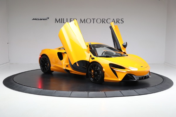 New 2024 McLaren Artura for sale $276,833 at Pagani of Greenwich in Greenwich CT 06830 18