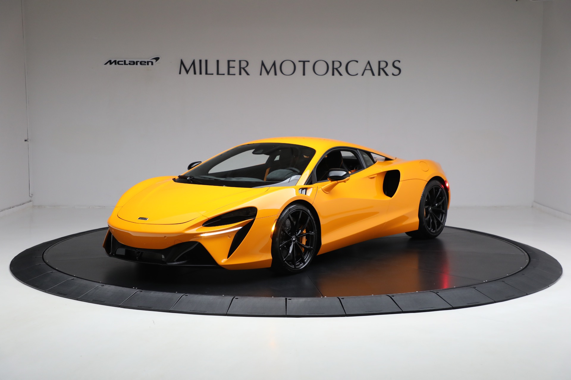 New 2024 McLaren Artura for sale $276,833 at Pagani of Greenwich in Greenwich CT 06830 1