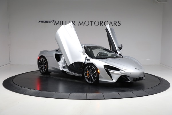 New 2024 McLaren Artura TechLux for sale Sold at Pagani of Greenwich in Greenwich CT 06830 16
