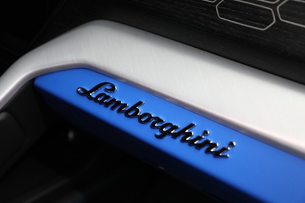 Used 2024 Lamborghini Urus S for sale $299,900 at Pagani of Greenwich in Greenwich CT 06830 27
