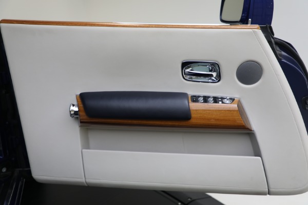Used 2010 Rolls-Royce Phantom Drophead Coupe for sale Sold at Pagani of Greenwich in Greenwich CT 06830 28