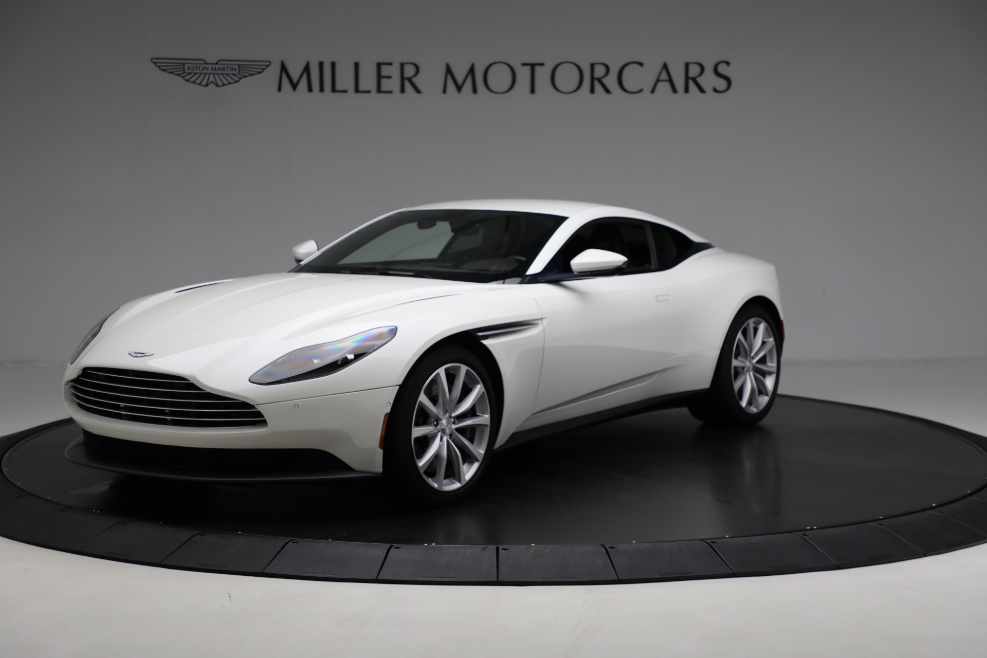 Used 2018 Aston Martin DB11 V8 for sale $105,900 at Pagani of Greenwich in Greenwich CT 06830 1