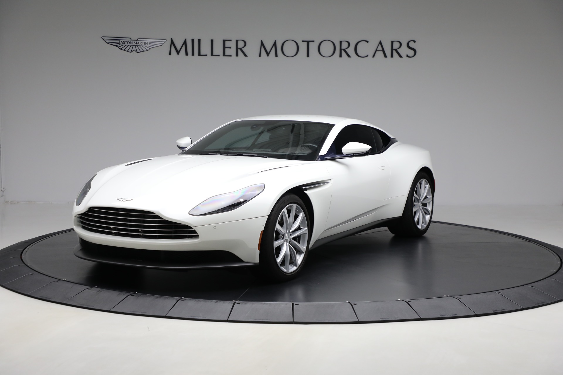 Used 2018 Aston Martin DB11 V8 for sale $105,900 at Pagani of Greenwich in Greenwich CT 06830 1