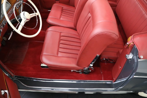 Used 1959 Mercedes Benz 220 S Ponton Cabriolet for sale $229,900 at Pagani of Greenwich in Greenwich CT 06830 17