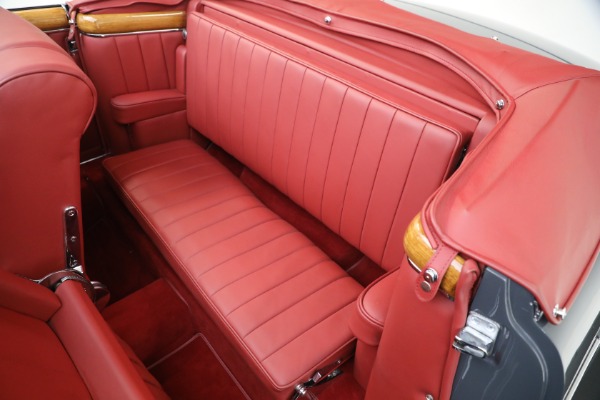 Used 1959 Mercedes Benz 220 S Ponton Cabriolet for sale $229,900 at Pagani of Greenwich in Greenwich CT 06830 20