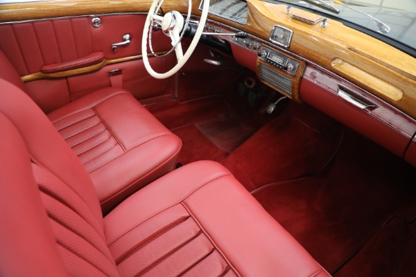 Used 1959 Mercedes Benz 220 S Ponton Cabriolet for sale $229,900 at Pagani of Greenwich in Greenwich CT 06830 23