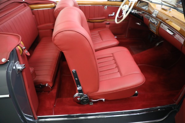 Used 1959 Mercedes Benz 220 S Ponton Cabriolet for sale $229,900 at Pagani of Greenwich in Greenwich CT 06830 24