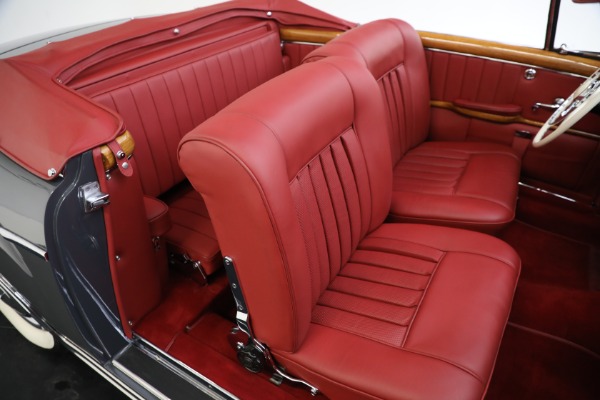 Used 1959 Mercedes Benz 220 S Ponton Cabriolet for sale $229,900 at Pagani of Greenwich in Greenwich CT 06830 25