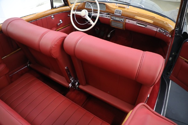 Used 1959 Mercedes Benz 220 S Ponton Cabriolet for sale $229,900 at Pagani of Greenwich in Greenwich CT 06830 26