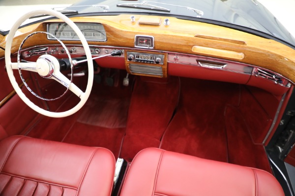 Used 1959 Mercedes Benz 220 S Ponton Cabriolet for sale $229,900 at Pagani of Greenwich in Greenwich CT 06830 27