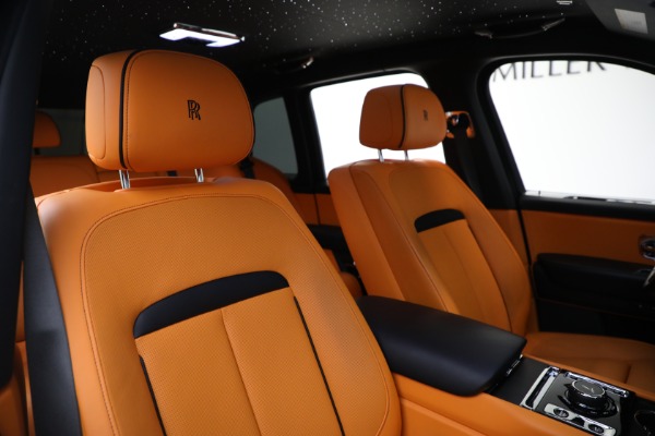 Used 2022 Rolls-Royce Cullinan for sale $345,900 at Pagani of Greenwich in Greenwich CT 06830 26