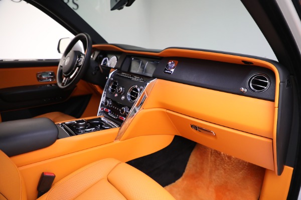 Used 2022 Rolls-Royce Cullinan for sale Sold at Pagani of Greenwich in Greenwich CT 06830 28