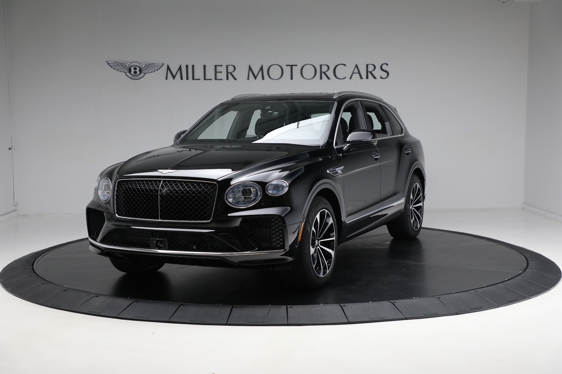 New 2024 Bentley Bentayga Hybrid for sale Sold at Pagani of Greenwich in Greenwich CT 06830 1
