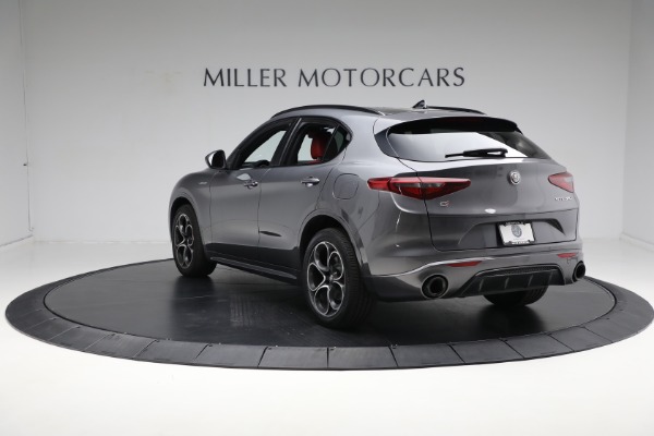 Used 2022 Alfa Romeo Stelvio Veloce for sale $31,900 at Pagani of Greenwich in Greenwich CT 06830 10