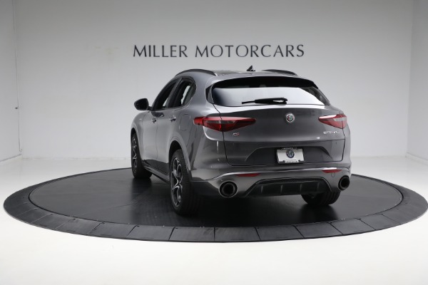 Used 2022 Alfa Romeo Stelvio Veloce for sale $31,900 at Pagani of Greenwich in Greenwich CT 06830 11