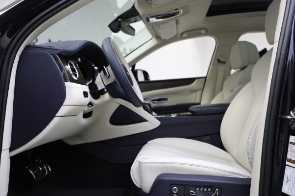 Used 2024 Bentley Bentayga EWB V8 for sale $204,900 at Pagani of Greenwich in Greenwich CT 06830 18