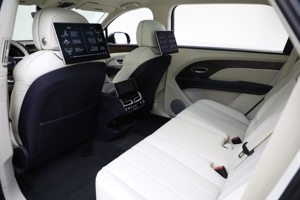 Used 2024 Bentley Bentayga EWB V8 for sale $204,900 at Pagani of Greenwich in Greenwich CT 06830 21