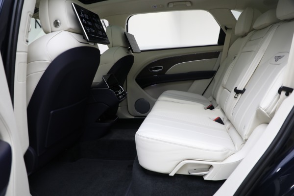 Used 2024 Bentley Bentayga EWB V8 for sale $204,900 at Pagani of Greenwich in Greenwich CT 06830 22