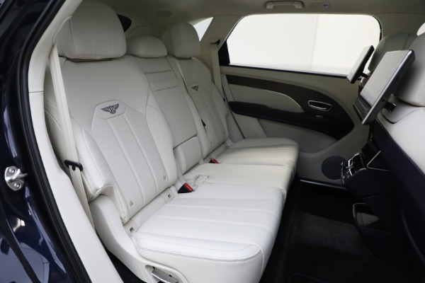 Used 2024 Bentley Bentayga EWB V8 for sale $204,900 at Pagani of Greenwich in Greenwich CT 06830 27