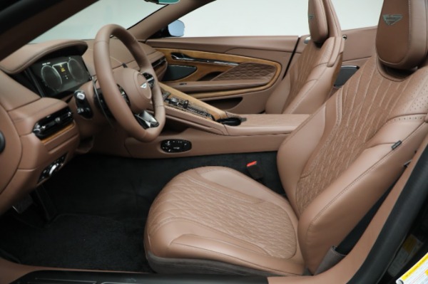 Used 2024 Aston Martin DB12 Volante for sale $279,900 at Pagani of Greenwich in Greenwich CT 06830 20